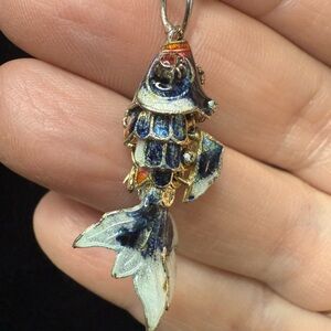 Vintage Cloisonné Koi Fish
Necklace Blue orange
Articulated gold tone enamel